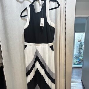 Black and white Banana Republic dress NWT